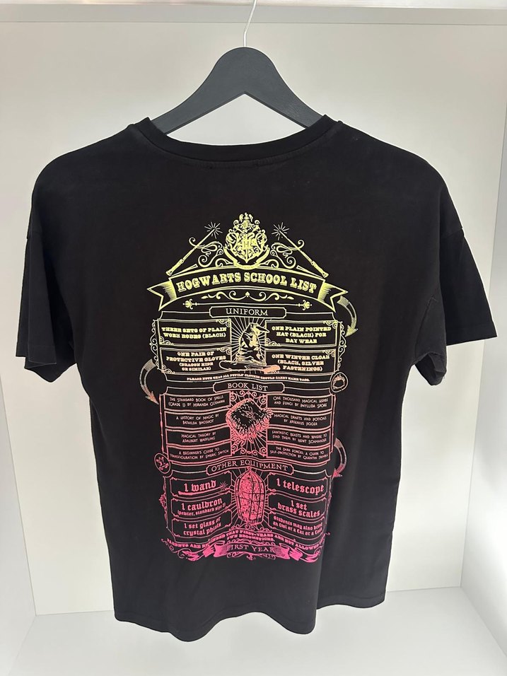 Siyah Baskılı Kadın Tişört - Görsel 3