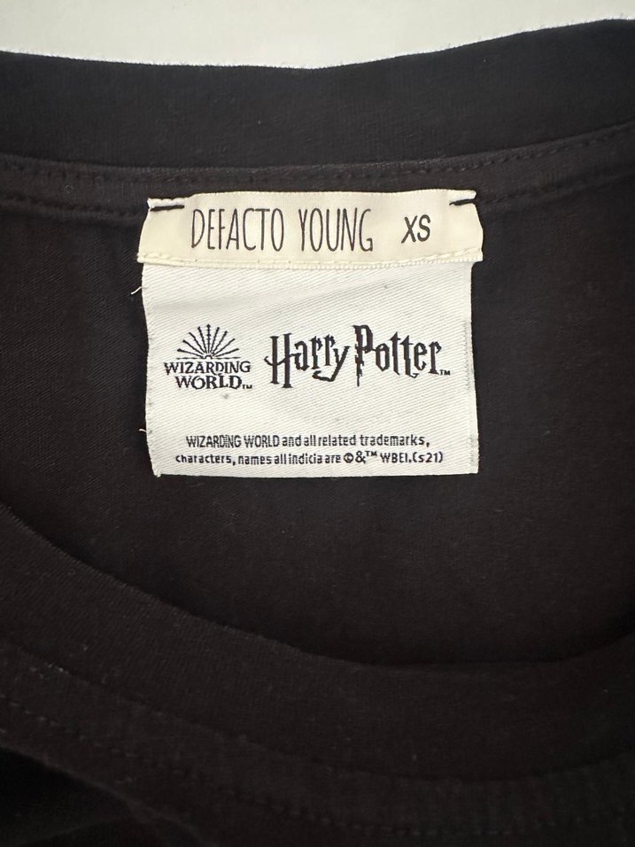 Siyah Baskılı Kadın Tişört - Görsel 5