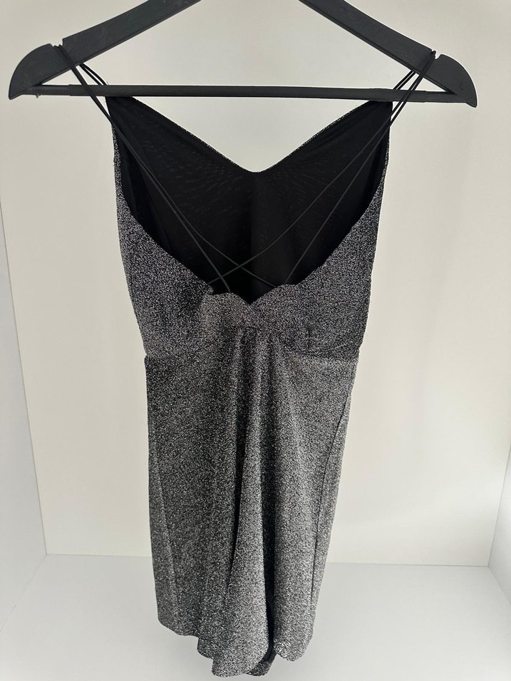 Parlak simli siyah sırt dekolteli tulum - Görsel 3