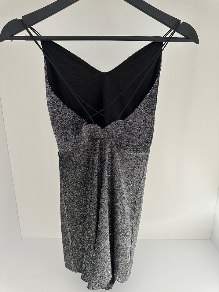 Parlak simli siyah sırt dekolteli tulum - Görsel 4