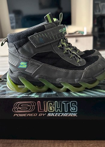 33 Beden Erkek Çocuk Bot - Skechers