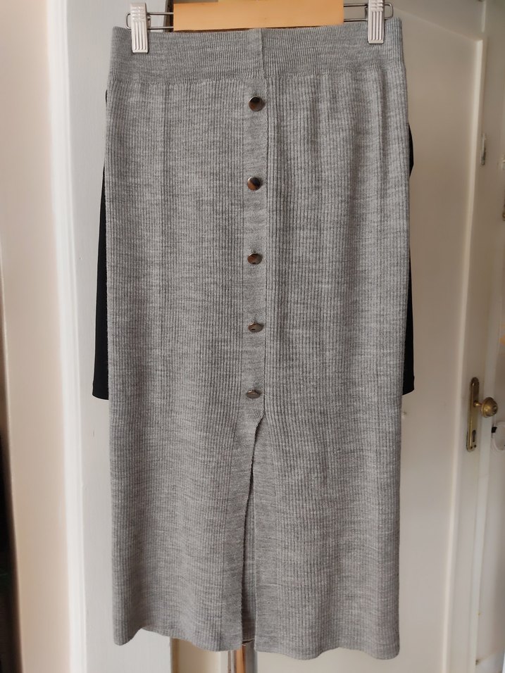 Düğmeli Uzun Gri etek - Görsel 3