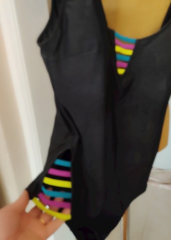 Çok Renkli Kadın Spor Mayo Velcro Detaylı - Görsel 3