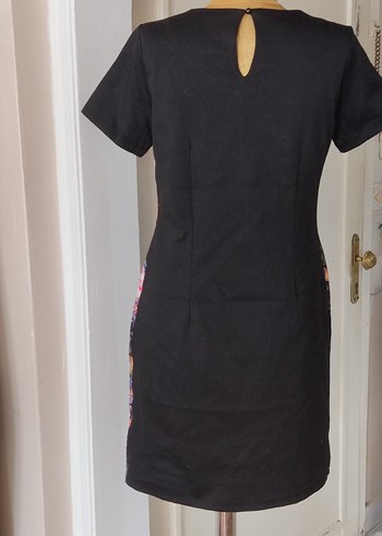 Çiçek Desenli Elbisesi - Görsel 5