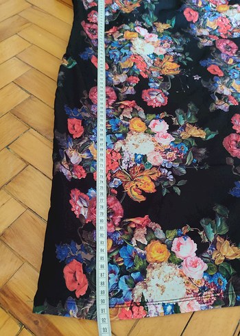 Çiçek Desenli Elbisesi - Görsel 8