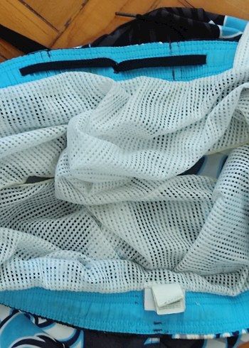 Erkek Mavi Desenli Mini Plaj Şortu - Görsel 7