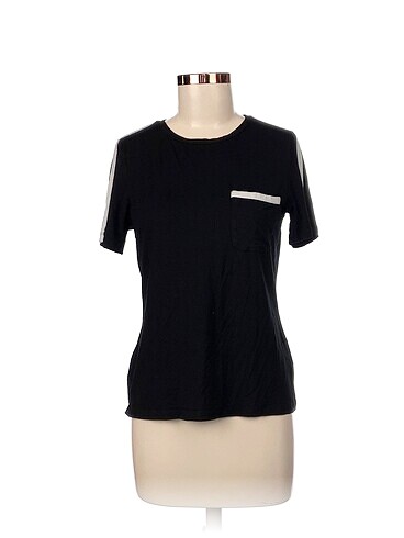Diğer T-shirt %70 İndirimli.