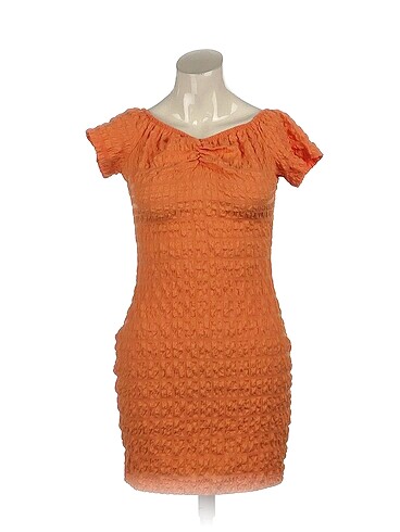 PreLoved Kısa Elbise %70 İndirimli.
