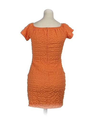 m Beden PreLoved Kısa Elbise %70 İndirimli.