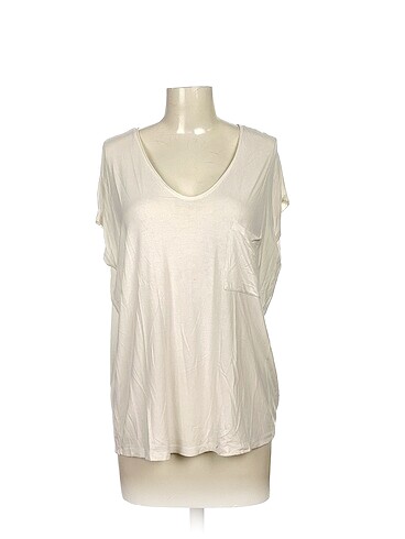 Mango T-shirt %70 İndirimli.