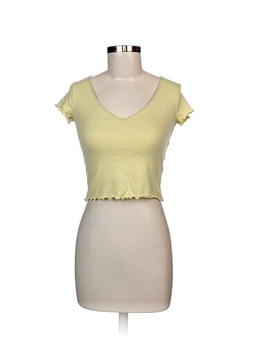 Bershka T-shirt %70 İndirimli.