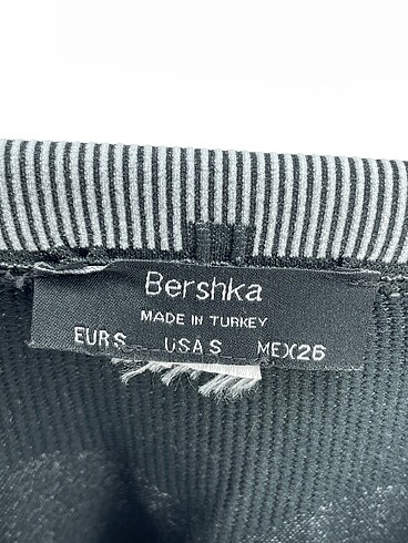 s Beden çeşitli Renk Bershka Tayt / Spor taytı %70 İndirimli.