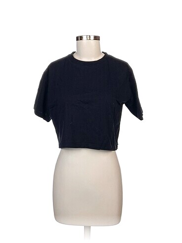 Zara T-shirt %70 İndirimli.