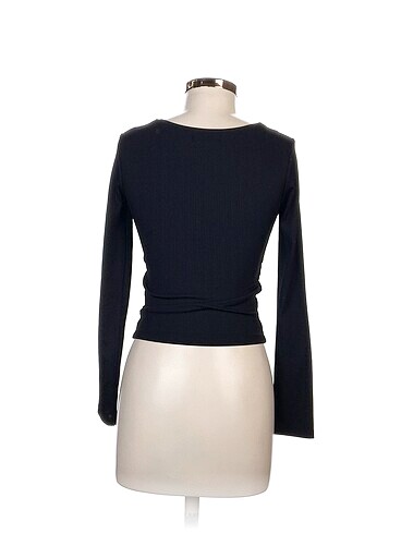 m Beden Bershka Bluz %70 İndirimli.