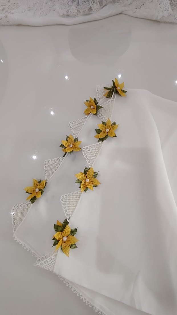 Dantel Kenarlı Beyaz Kadın Fuları - Görsel 3