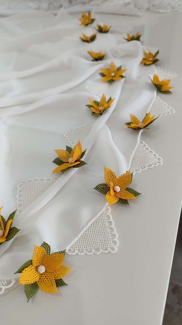 Dantel Kenarlı Beyaz Kadın Fuları - Görsel 2