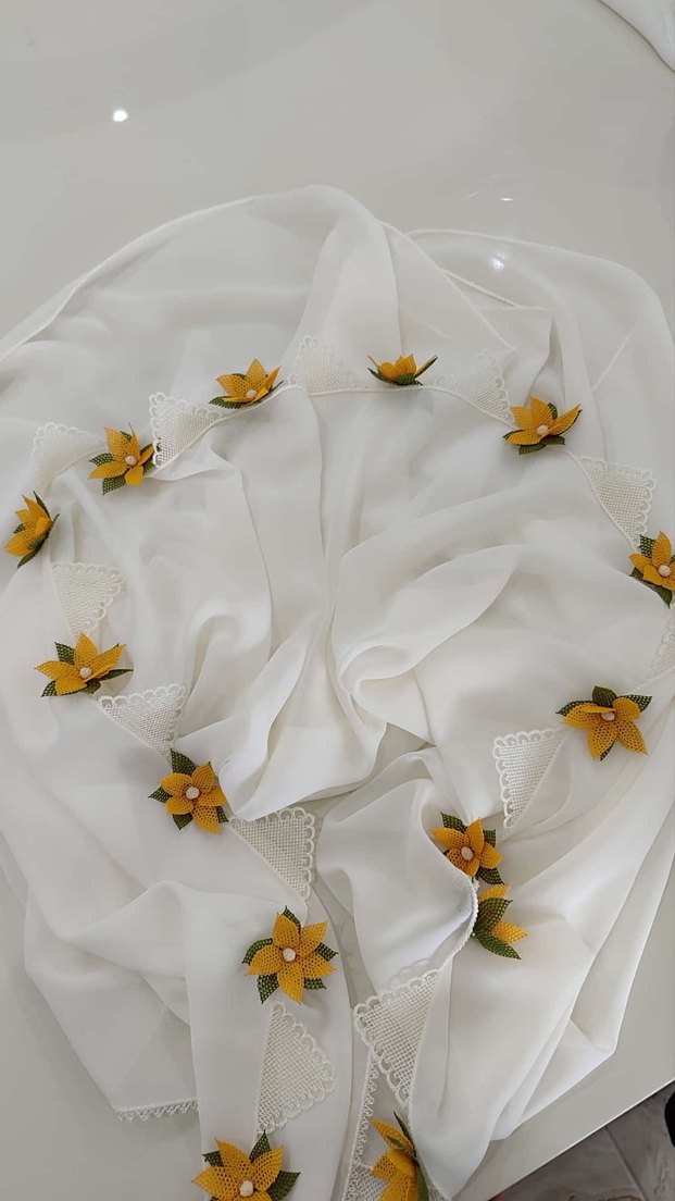 Dantel Kenarlı Beyaz Kadın Fuları - Görsel 4