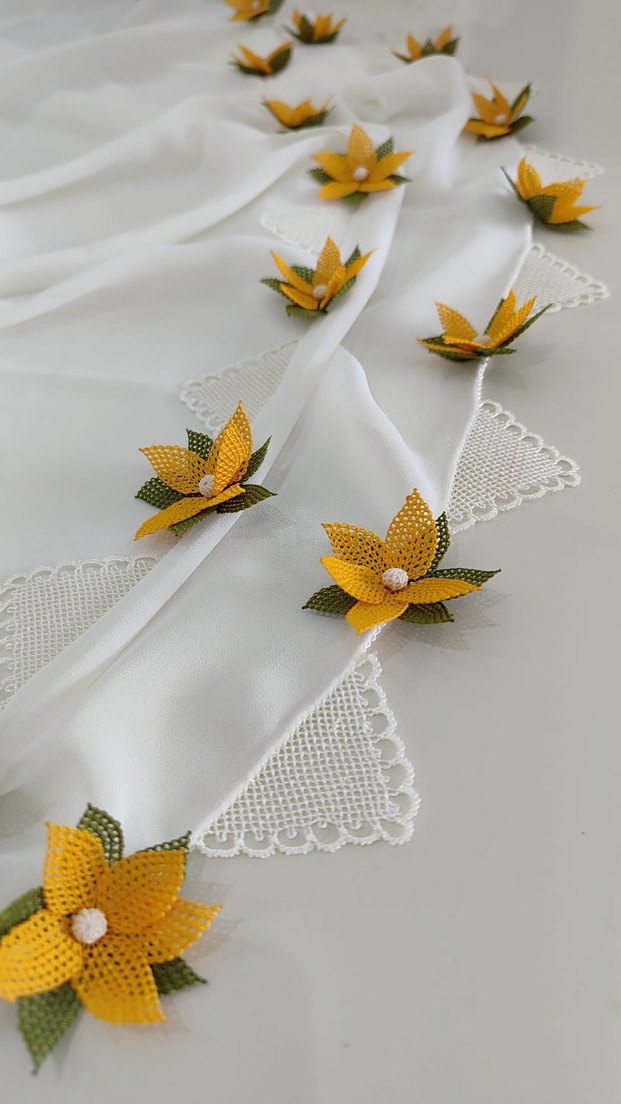 Dantel Kenarlı Beyaz Kadın Fuları - Görsel 5