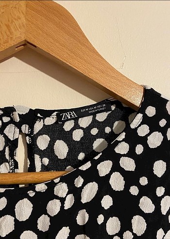 Zara Zara Uzun Kollu Siyah Beyaz Pileli Elbise