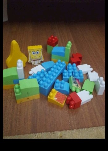 Renkli Lego Blokları ve Figürler - Görsel 3