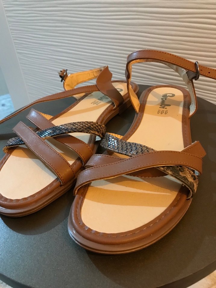 Kahverengi Yılan Desenli Sandalet - Görsel 2