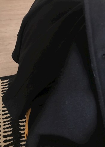 Siyah Kapüşonlu Düğmeli Kaban - Görsel 6