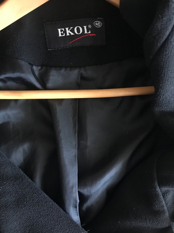 Siyah Kapüşonlu Düğmeli Kaban - Görsel 4