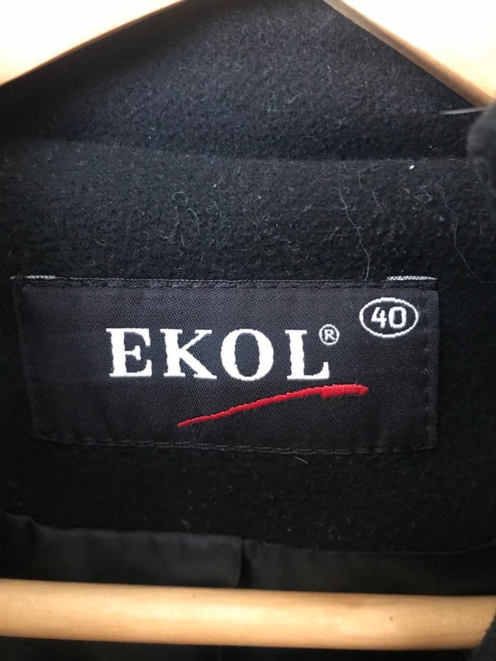 Siyah Kapüşonlu Düğmeli Kaban - Görsel 3