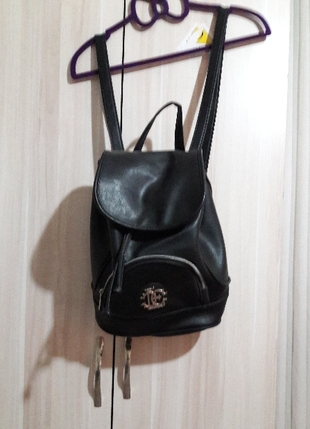 siyah sırt çantası