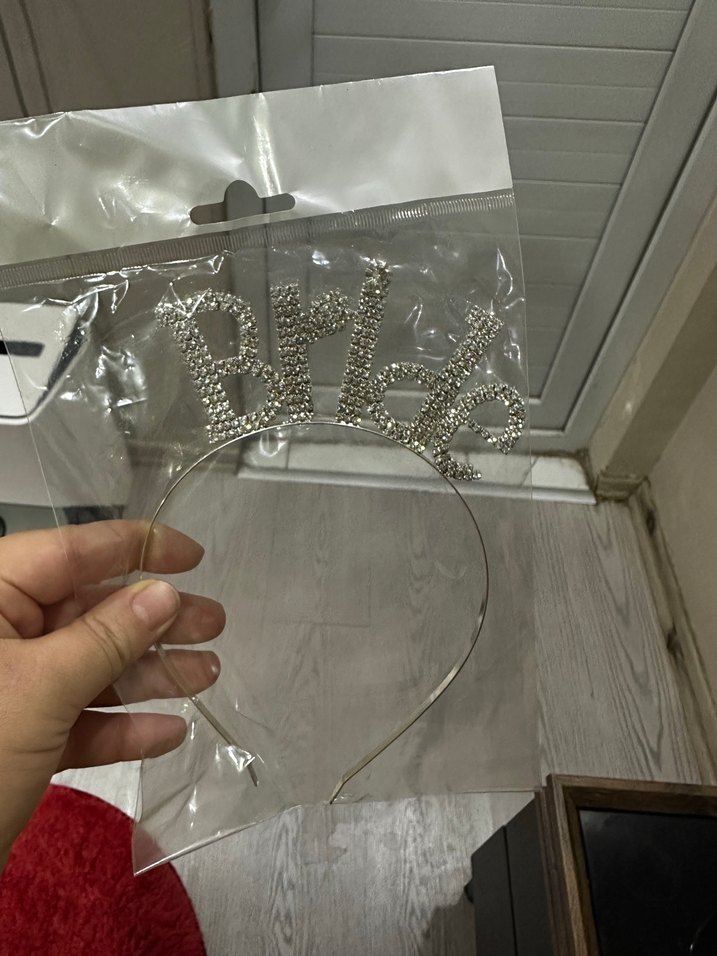 Parlak Taşlı Gri Taç - Görsel 4