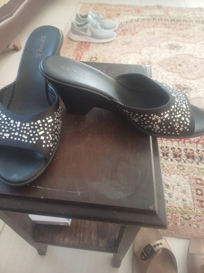 Payetli Siyah Dolgu Topuk Terlik - Görsel 2