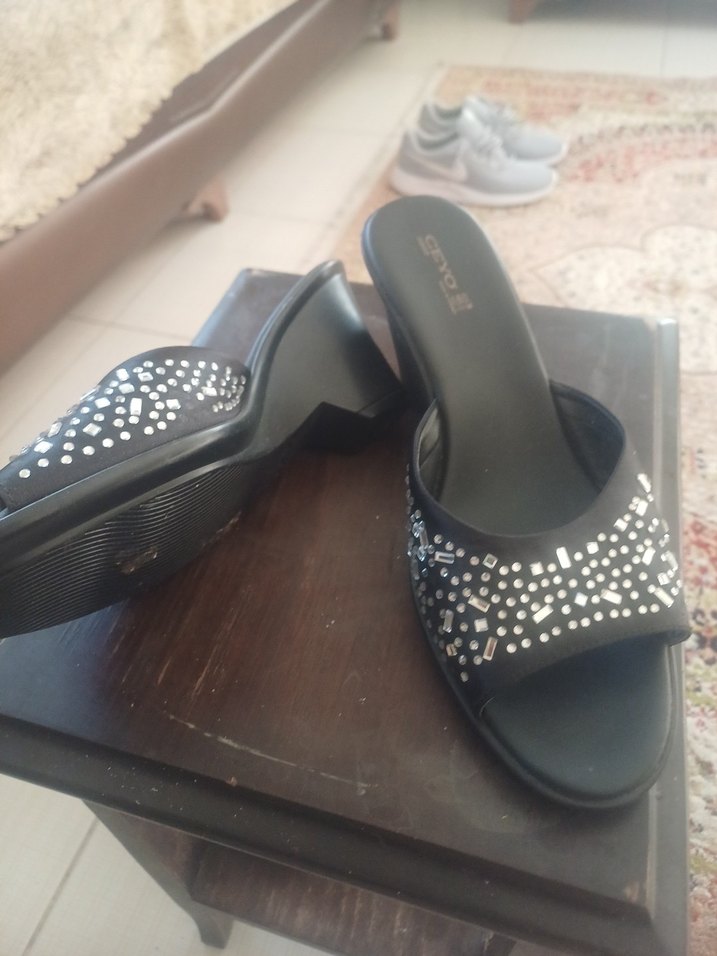 Payetli Siyah Dolgu Topuk Terlik - Görsel 4