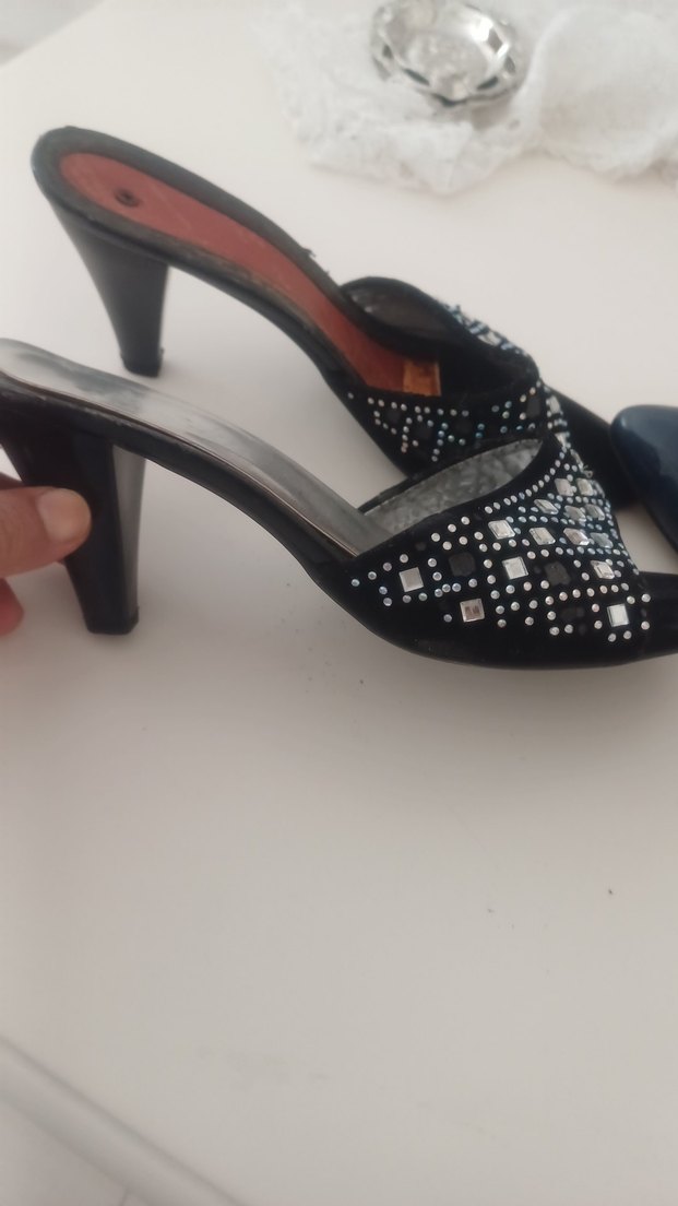 Siyah Yılan Desenli Tokalı İnce Topuklu Kadın Ayakkabı - Görsel 3