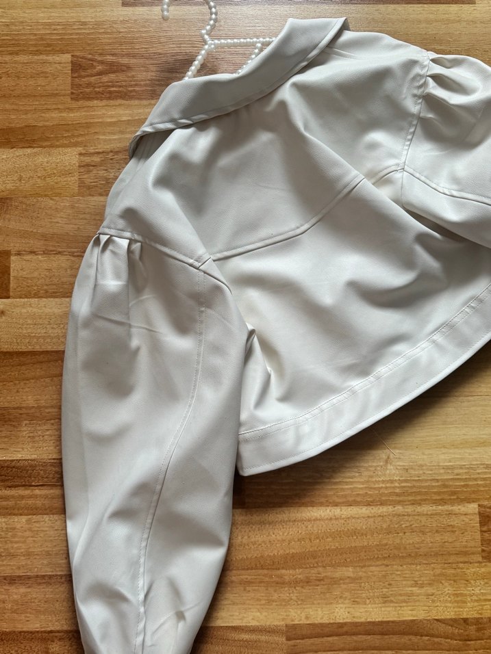 Düğmeli Beyaz Kadın Deri Ceket - Görsel 3