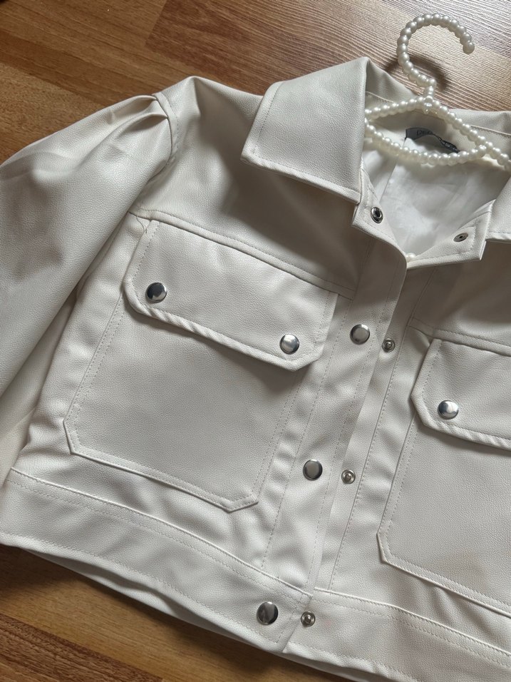 Düğmeli Beyaz Kadın Deri Ceket - Görsel 2