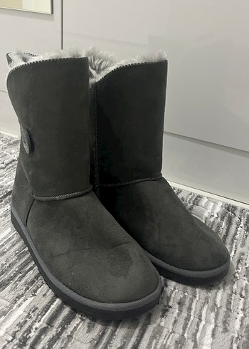 Gri Süet Kürklü Kadın Dolgu Topuk Bot - Görsel 2