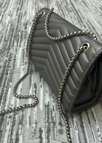 Gri Deri Zincir Detaylı Kadın Çanta - Görsel 3