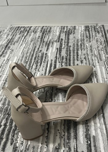 Bej Saten Tokalı Kadın Topuklu Ayakkabı - Görsel 5