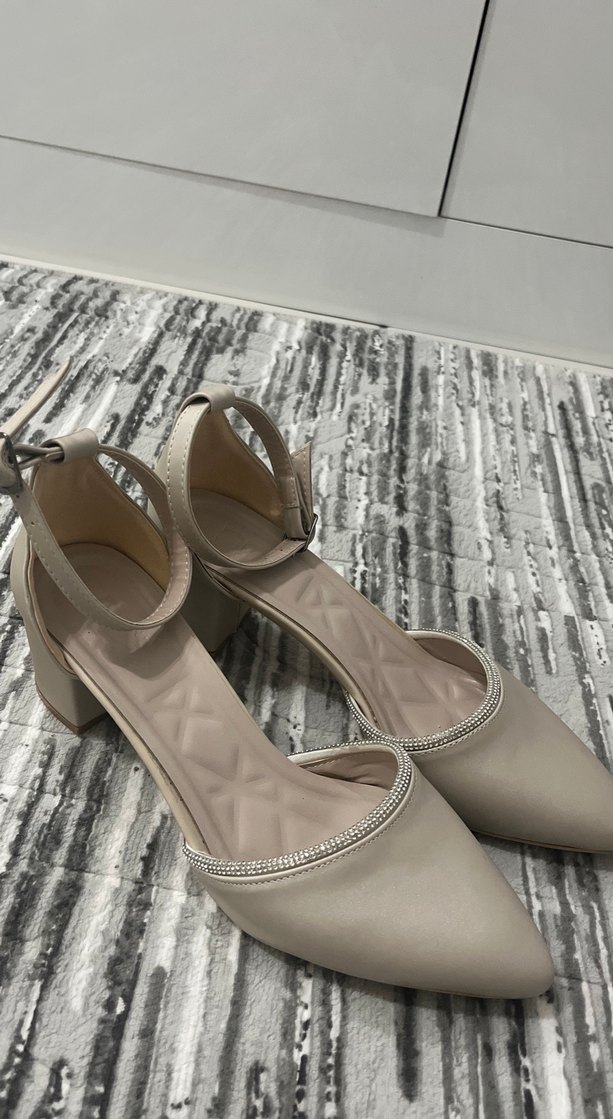 Bej Saten Tokalı Kadın Topuklu Ayakkabı - Görsel 4