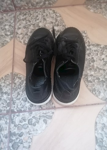 39 Beden Siyah Bağcıklı Kadın Spor Ayakkabı