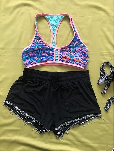 Bikini üst