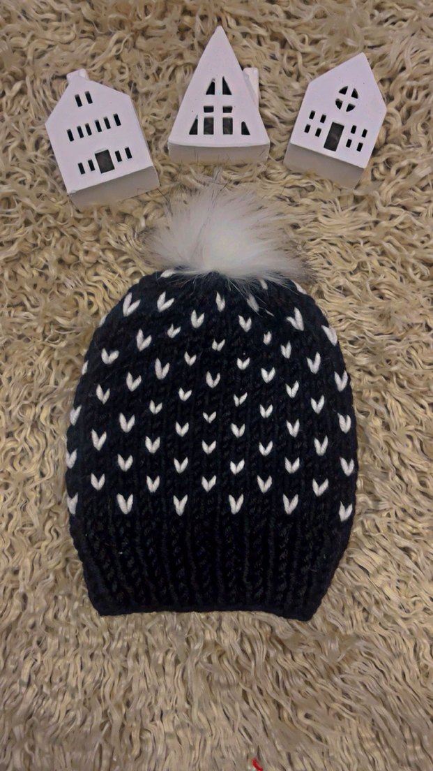 Siyah Beyaz Ponponlu Örgü Kadın Bere - Görsel 2