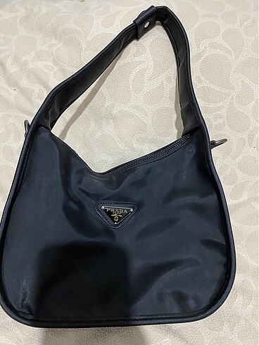 Prada Prada kol çantası