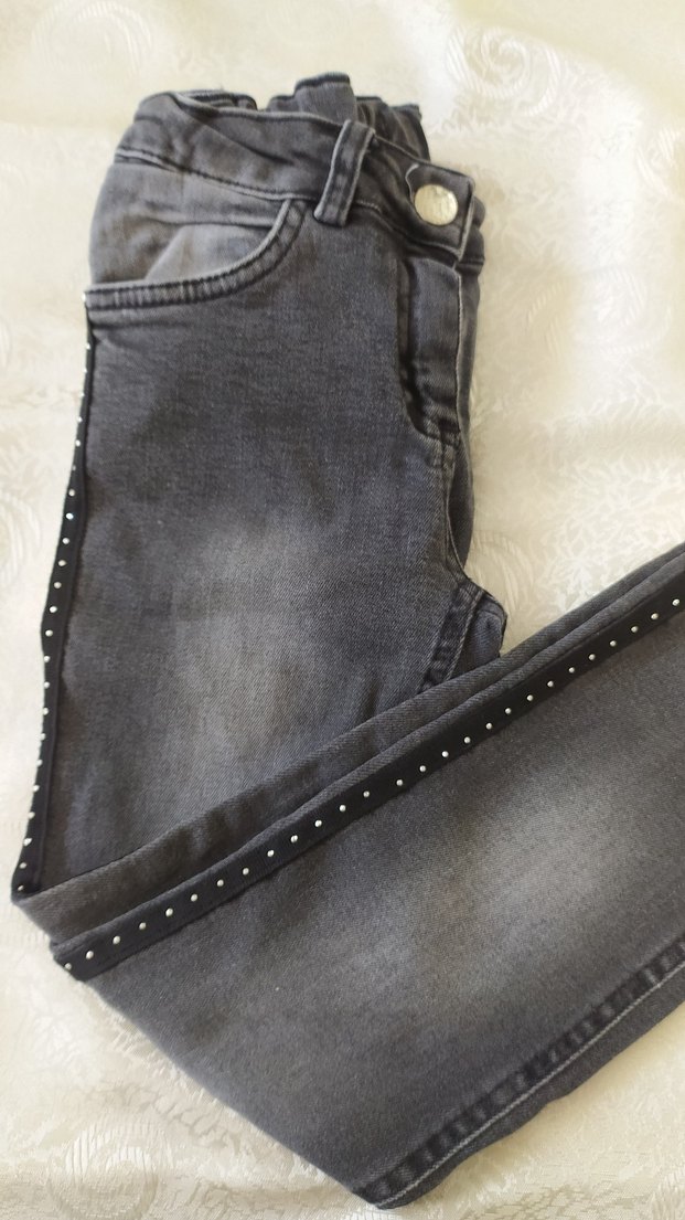 Nakış Detaylı Gri Kız Kot Pantolon - Görsel 2