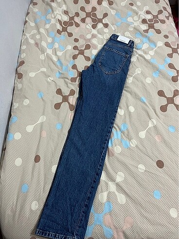 36 Beden mavi Renk stradivarius d98 jean