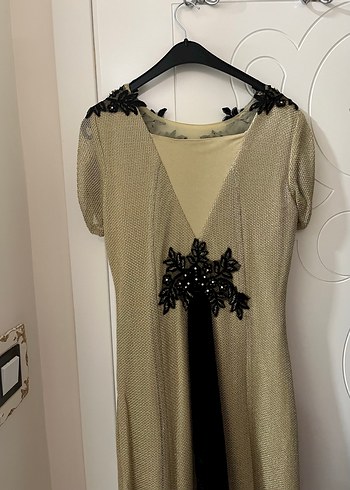 Dantel Detaylı V Yaka Bej Abiye Elbise - Görsel 2