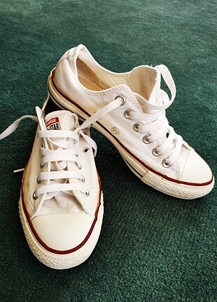 Beyaz Converse Ayakkabı