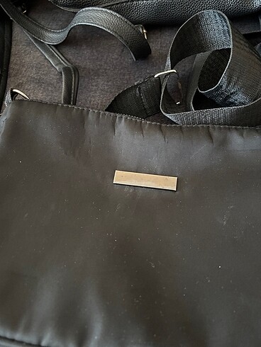 Dört adet çanta