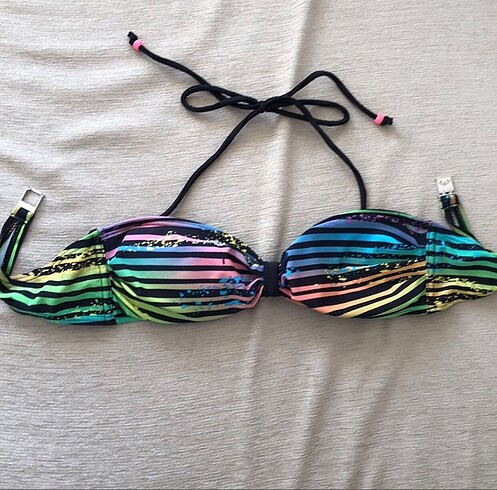 Penti bikini üstü