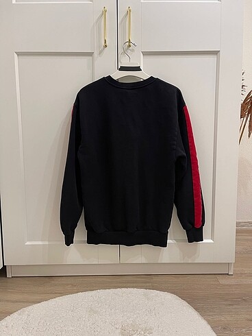 H&M sweatshirt